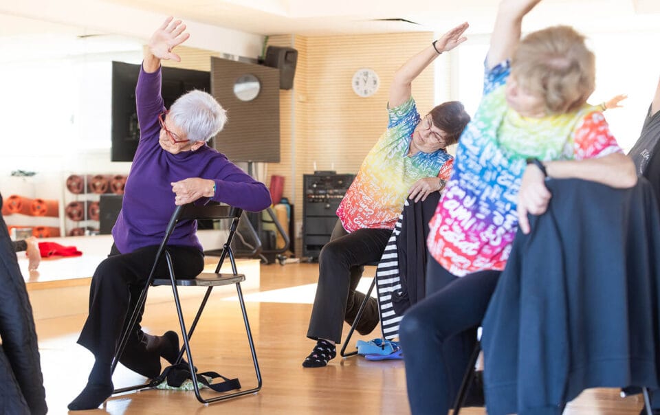 Ioga en Cadira Gimnas Gimbe Manresa